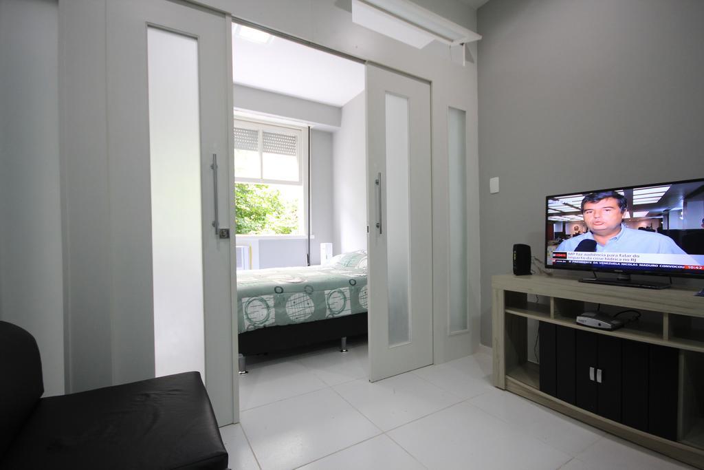 Oliveira 302 *